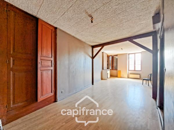 Ancien bar-restaurant avec logement – Fort potentiel au cœur de Châteaumeillant