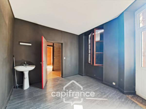 Ancien bar-restaurant avec logement – Fort potentiel au cœur de Châteaumeillant