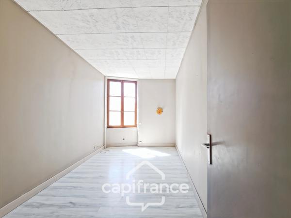 Ancien bar-restaurant avec logement – Fort potentiel au cœur de Châteaumeillant