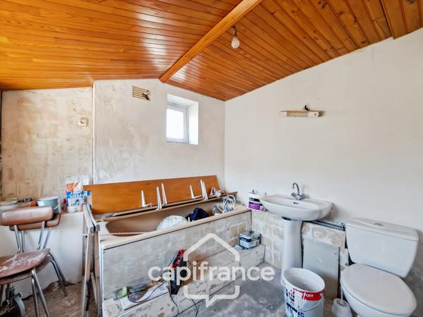Ancien bar-restaurant avec logement – Fort potentiel au cœur de Châteaumeillant