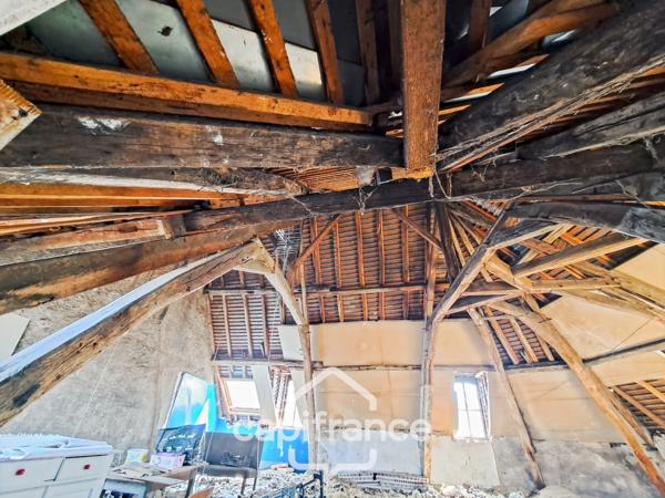 Ancien bar-restaurant avec logement – Fort potentiel au cœur de Châteaumeillant