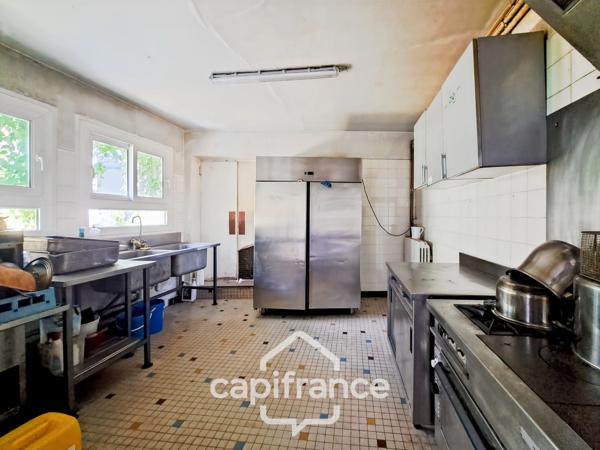 Ancien bar-restaurant avec logement – Fort potentiel au cœur de Châteaumeillant