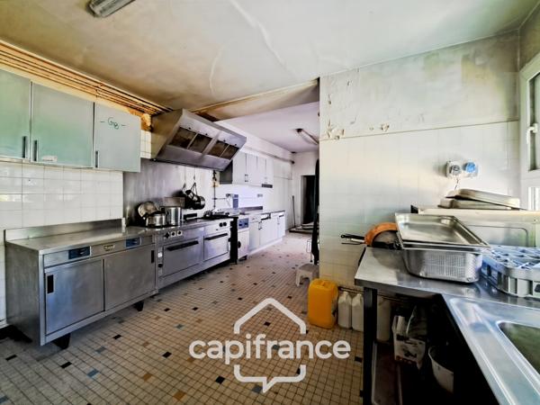 Ancien bar-restaurant avec logement – Fort potentiel au cœur de Châteaumeillant