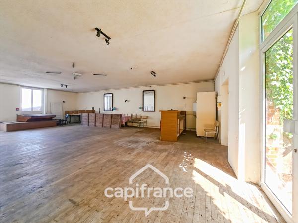 Ancien bar-restaurant avec logement – Fort potentiel au cœur de Châteaumeillant