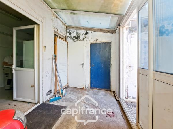 Ancien bar-restaurant avec logement – Fort potentiel au cœur de Châteaumeillant