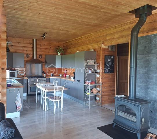 - A découvrir sans tarder !
Cette maison de 107m² de plein pied et sur un terrain de 1098m².
Elle offre un mélange unique de charme rustique et de confort moderne pour ceux qui recherchent un mode de vie harmonieux et durable.
Située en zone urbaine et au calme, elle est idéale pour ceux recherchant la tranquillité sans s'éloigner des commodités.

Avec ses 4 pièces, cette maison spacieuse s'articule sur un design fonctionnel.
Profitez d'un séjour lumineux avec son poêle à bois, de sa terrasse d'environs 18m² pour vos moments de détente, d'une cuisine équipée ouverte sur le salon et de 3 chambres qui font environs 11m².
Un garage de 22m², une dépendance de 18m², et 2 places de parking privatif équipé d'un portail électrique, complète le bien.

Opportunité à saisir pour une vie sereine ! Contactez Antonio Ribeiro pour visiter.