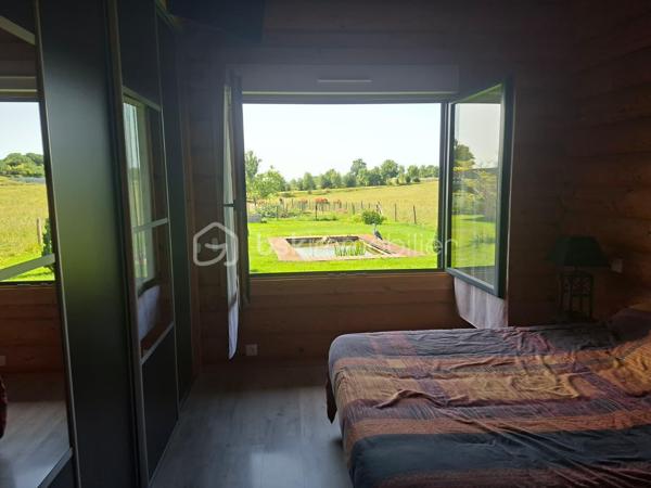 - A découvrir sans tarder !
Cette maison de 107m² de plein pied et sur un terrain de 1098m².
Elle offre un mélange unique de charme rustique et de confort moderne pour ceux qui recherchent un mode de vie harmonieux et durable.
Située en zone urbaine et au calme, elle est idéale pour ceux recherchant la tranquillité sans s'éloigner des commodités.

Avec ses 4 pièces, cette maison spacieuse s'articule sur un design fonctionnel.
Profitez d'un séjour lumineux avec son poêle à bois, de sa terrasse d'environs 18m² pour vos moments de détente, d'une cuisine équipée ouverte sur le salon et de 3 chambres qui font environs 11m².
Un garage de 22m², une dépendance de 18m², et 2 places de parking privatif équipé d'un portail électrique, complète le bien.

Opportunité à saisir pour une vie sereine ! Contactez Antonio Ribeiro pour visiter.