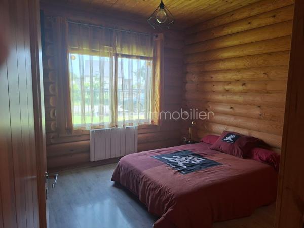 - A découvrir sans tarder !
Cette maison de 107m² de plein pied et sur un terrain de 1098m².
Elle offre un mélange unique de charme rustique et de confort moderne pour ceux qui recherchent un mode de vie harmonieux et durable.
Située en zone urbaine et au calme, elle est idéale pour ceux recherchant la tranquillité sans s'éloigner des commodités.

Avec ses 4 pièces, cette maison spacieuse s'articule sur un design fonctionnel.
Profitez d'un séjour lumineux avec son poêle à bois, de sa terrasse d'environs 18m² pour vos moments de détente, d'une cuisine équipée ouverte sur le salon et de 3 chambres qui font environs 11m².
Un garage de 22m², une dépendance de 18m², et 2 places de parking privatif équipé d'un portail électrique, complète le bien.

Opportunité à saisir pour une vie sereine ! Contactez Antonio Ribeiro pour visiter.