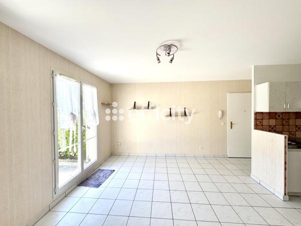 Appartement
         1 pièce
        - 24 m² 122 000 € *