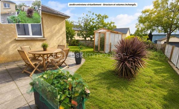 Cette maison familiale située dans le bourg de Chasné-sur-Illet est à seulement quelques pas des écoles et des commerces.
Les points forts de cette maison:
-	Chasné sur Illet (secteur nord de Rennes recherché), village adjacent à Liffré (5km)
-	Maison plain pied
-	Maison non mitoyenne
-	Nombreux rangements
-	Belle luminosité
-	Buanderie
-	Magnifique pièce à vivre
-	Grande cuisine
-	3 chambres possibilité 4
-	Entièrement clôturée  
-       Terrasse exposée Sud
-       Atelier
-       Rangements/dressings dans chaque chambre...

Les extérieurs : 
Implantée sur un terrain clos de 699 m² - Maison familiale - Cour en enrobé permettant de stationner plusieurs véhicules - Portail coulissant et portillon en aluminium - Cabanon/atelier idéal pour le rangement ou le bricolage - Deux terrasses exposées plein sud - Store banne - Profiter des beaux jours en toute tranquillité.

La maison :
Plain-pied... Rare ! - Maison de près de 140m² - Volumes généreux - Belle luminosité avec une double exposition et lumière traversante -  Vaste pièce de vie traversante nord/sud d’environ 60 m² ouverte sur la terrasse, offrant un espace de vie convivial et chaleureux, sublimé par un poêle à granulés - La cuisine, spacieuse, aménagée et entièrement équipée, séduira les amateurs de convivialité avec ses nombreux rangements, ses grands plans de travail et son espace repas. Buanderie attenante, pensée comme une véritable cuisine secondaire, vient compléter cet espace avec un confort rare au quotidien 

Côté nuit à l'opposé de l'espace de vie pour plus de tranquillité -  Trois chambres sur parquet - Première chambre d’environ 10 m² avec placard - Deux plus grandes chambres de plus de 18 m² chacune, également dotées de rangements intégrés de style dressing - La salle d’eau moderne dispose d’une douche à l’italienne (receveur ultra-plat), d’une double vasque et d’une fenêtre apportant lumière naturelle et ventilation - Toilettes suspendues séparées.

Côté technique :
Assainissement collectif - Chauffage mixte (granulés + radiateurs électriques haut de gamme) - Menuiseries PVC double vitrage - Faibles consommation énergétiques - Bonne isolation - Maison en briques : meilleur isolant.

Le secteur : 
Située à seulement 5 minutes du centre de Liffré, en plein cœur du bourg de Chasné-sur-Illet, cette maison familiale vous séduira par son environnement calme et agréable, à proximité immédiate des commerces et des écoles accessibles à pied. Située dans une commune dynamique alliant charme de la campagne et proximité de Rennes, vous profiterez de commerces, écoles, services et d’un accès rapide aux axes routiers vers Liffré 35340 et Saint-Aubin-d’Aubigné. Un cadre calme et agréable, idéal pour une vie de famille tout en restant connecté à la métropole rennaise. J'attends votre appel pour répondre à vos questions et planifier une visite.

Dans le cadre de votre projet d’acquisition et conformément aux dispositions de la loi ELAN, nous souhaitons vous informer de vos droits avant la visite du bien que vous envisagez. Nous vous rappelons que vous avez la possibilité de vous faire accompagner, lors de la visite, par un professionnel de la construction de votre choix (architecte, expert en bâtiment, maître d’œuvre, artisan, etc.). Cette démarche peut vous permettre d’obtenir un avis technique éclairé sur l’état du bien, d’identifier d’éventuels travaux à prévoir et de sécuriser votre projet d’acquisition. Nous vous remercions de bien vouloir nous informer en amont de la visite si vous souhaitez être accompagné(e), afin de faciliter l’organisation de celle-ci dans les meilleures conditions.