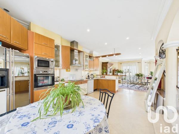 Pavillon 5 pièces de 154 m² à Gagny (93220)