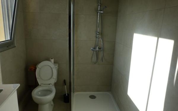 Appartement à vendre    2 pièces • 26,75 m2 Uzès