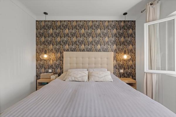 Vaste propriété avec piscine à vendre à proximité immédiate de Valbonne