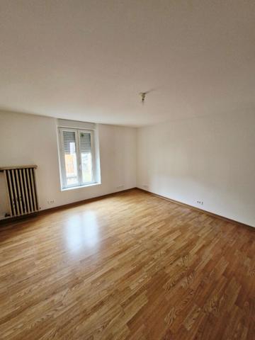 LOCATION DUPLEX REFAIT A NEUF DE 162M2 à CLOUANGE