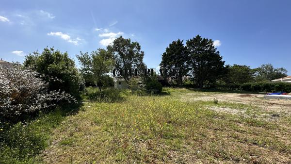 Vaux-sur-Mer (17640) TERRAIN CONSTRUCTIBLE 647 m2 VAUX SUR MER PROCHE PLAGES ET COMMERCES 374 000 € FAI