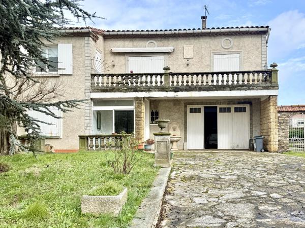 Maison méditerranéenne à Carcassonne, idéale pour les familles avec piscine et jardin,