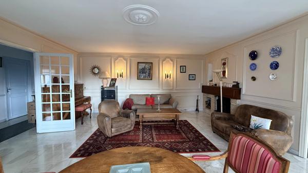 Maison méditerranéenne à Carcassonne, idéale pour les familles avec piscine et jardin,