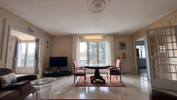 Maison méditerranéenne à Carcassonne, idéale pour les familles avec piscine et jardin,