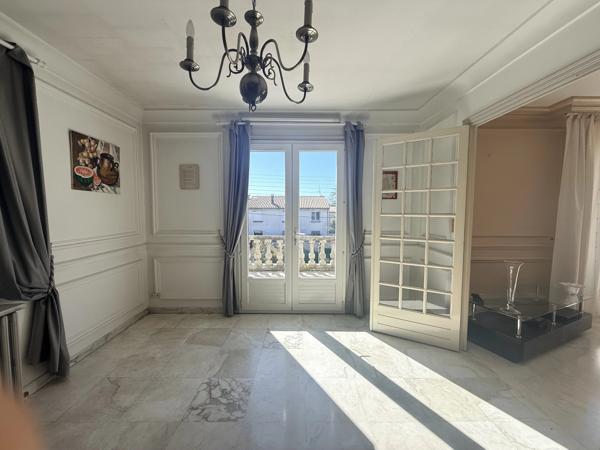 Maison méditerranéenne à Carcassonne, idéale pour les familles avec piscine et jardin,