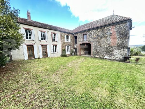 charmante longère rénovée avec grange aménageable et vaste terrain arboré