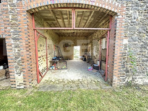 charmante longère rénovée avec grange aménageable et vaste terrain arboré