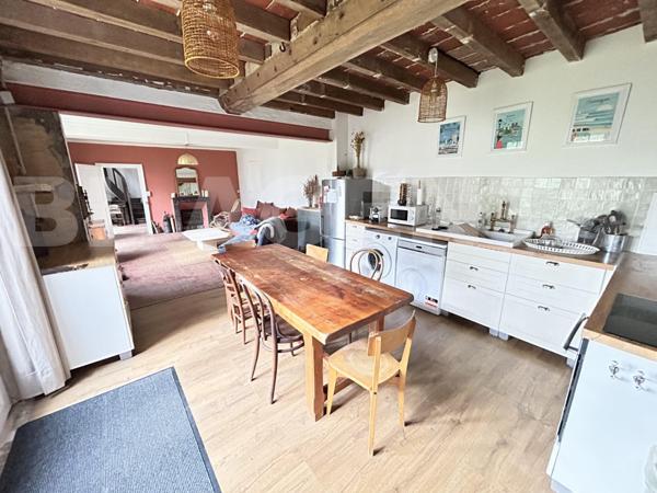 charmante longère rénovée avec grange aménageable et vaste terrain arboré