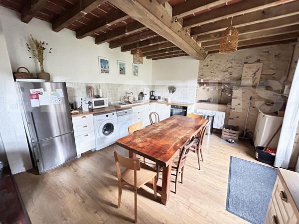 charmante longère rénovée avec grange aménageable et vaste terrain arboré