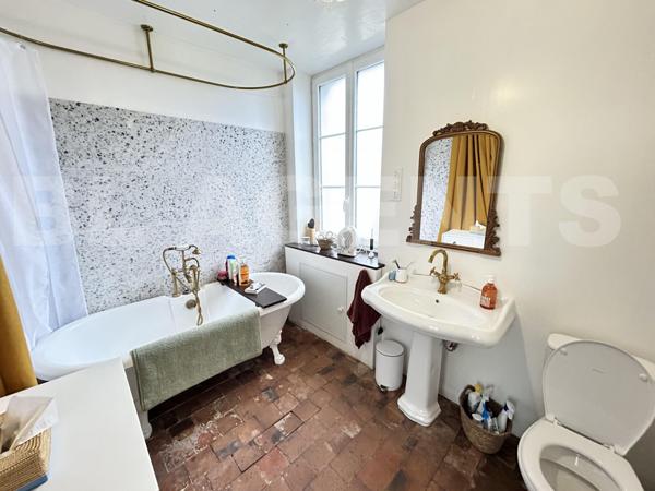 charmante longère rénovée avec grange aménageable et vaste terrain arboré