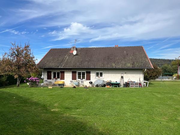 Maison F 5 sur terrain de 13 ares arboré dans une impasse