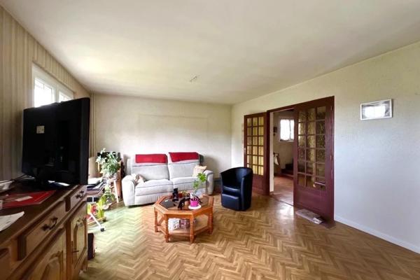 Maison F 5 sur terrain de 13 ares arboré dans une impasse