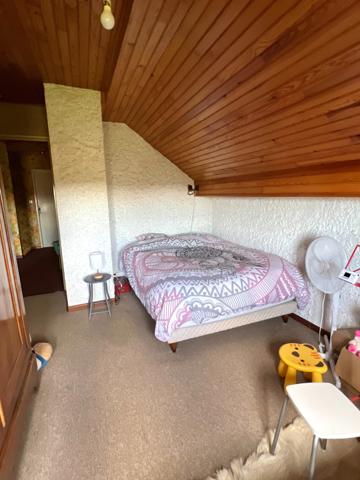 Maison F 5 sur terrain de 13 ares arboré dans une impasse