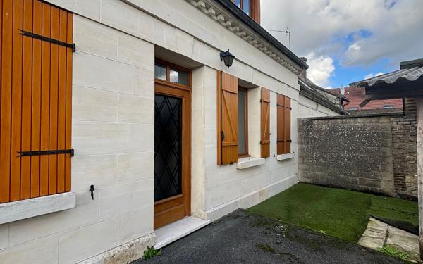 Immeuble à vendre    15 pièces •  Lacroix-Saint-Ouen