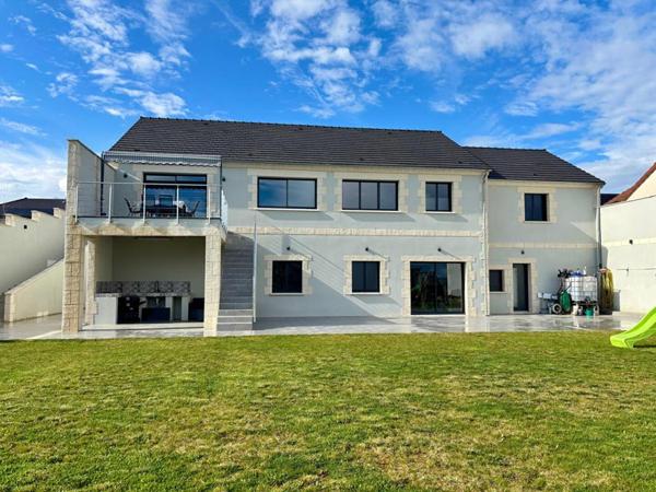 Maison contemporaine d'environ 300 m² avec jardin de 1 400 m² ? Quartier La Pétroque, Nevers