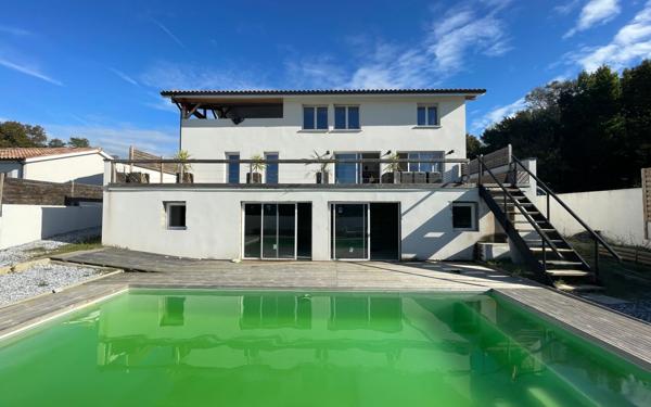 Maison à vendre    8 pièces • 170 m2 Rivière-Saas-et-Gourby