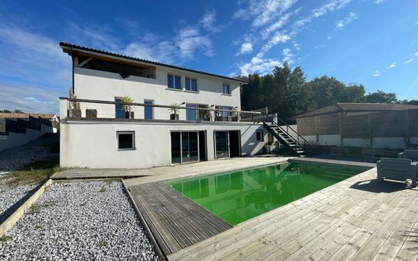 Maison à vendre    8 pièces • 170 m2 Rivière-Saas-et-Gourby