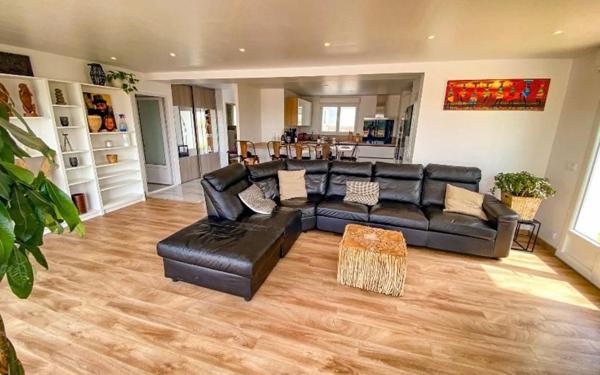 Maison à vendre    8 pièces • 170 m2 Rivière-Saas-et-Gourby