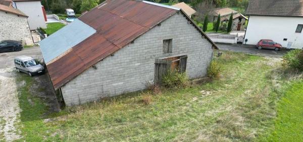 Saint-Germain-sur-Rhône (74910) Grange sur terrain 1550 m2