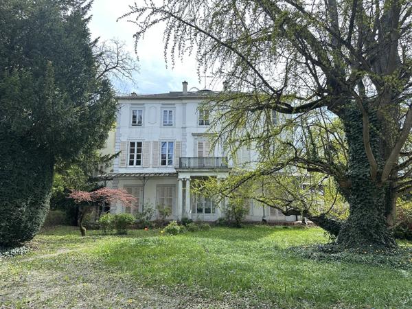 HOTEL PARTICULIER 535 M2 -35 ARES- CENTRE VILLE MULHOUSE