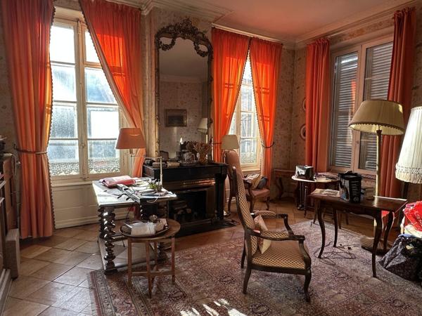 HOTEL PARTICULIER 535 M2 -35 ARES- CENTRE VILLE MULHOUSE