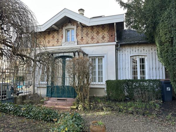 HOTEL PARTICULIER 535 M2 -35 ARES- CENTRE VILLE MULHOUSE