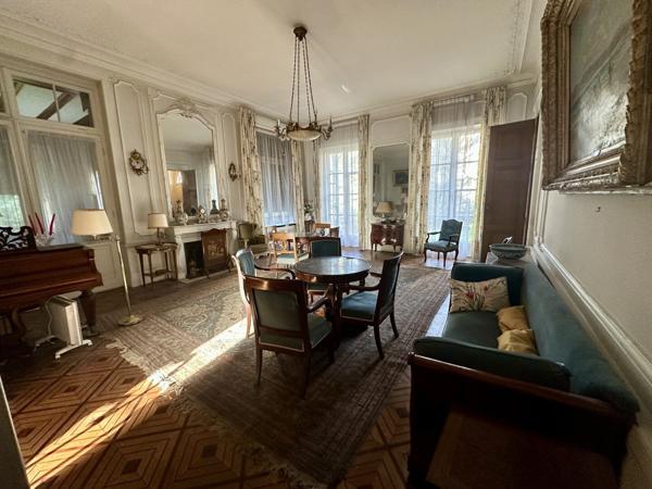 HOTEL PARTICULIER 535 M2 -35 ARES- CENTRE VILLE MULHOUSE