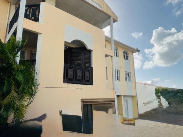 Appartement à vendre 4 pièces, 199 800€. LE ROBERT (972)