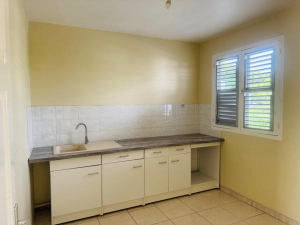 Appartement à vendre 4 pièces, 199 800€. LE ROBERT (972)