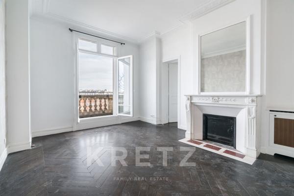 étage élevé balcon vue Tour Eiffel