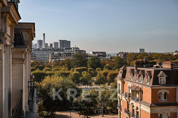 étage élevé balcon vue Tour Eiffel