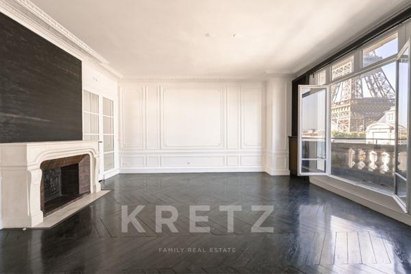 étage élevé balcon vue Tour Eiffel