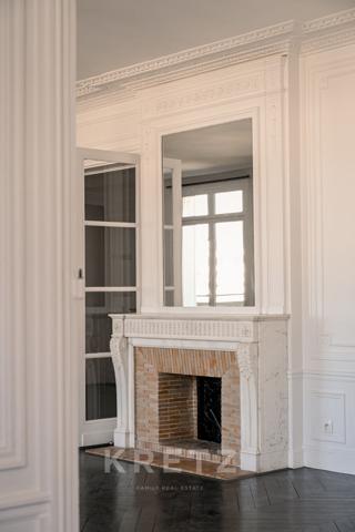 étage élevé balcon vue Tour Eiffel