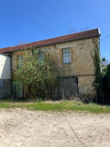 Bâtiment agricole à vendre à Montgon dans les Ardennes (08390), ref : LC 166