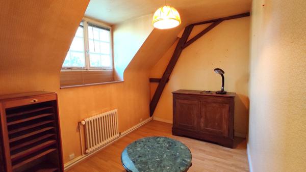 MAISON EN PIERRE AVEC DEPENDANCES