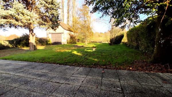 MAISON EN PIERRE AVEC DEPENDANCES